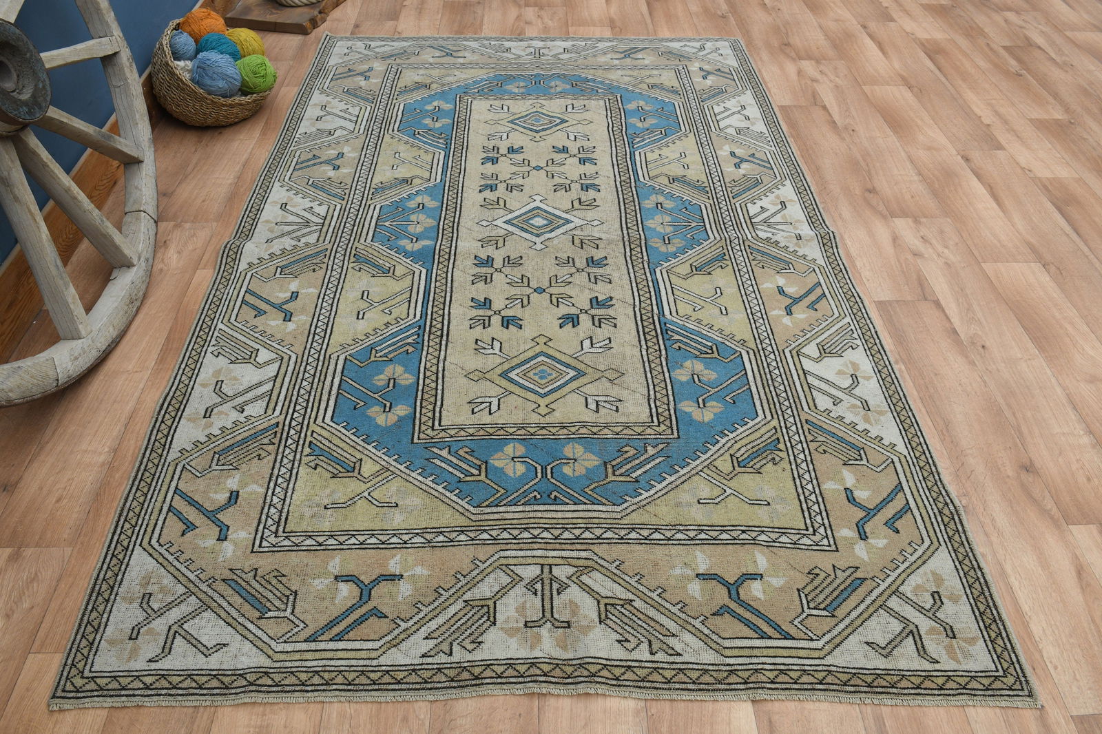 5'2x8'1 ft, BORDERED, TURKISH RUG - 4
