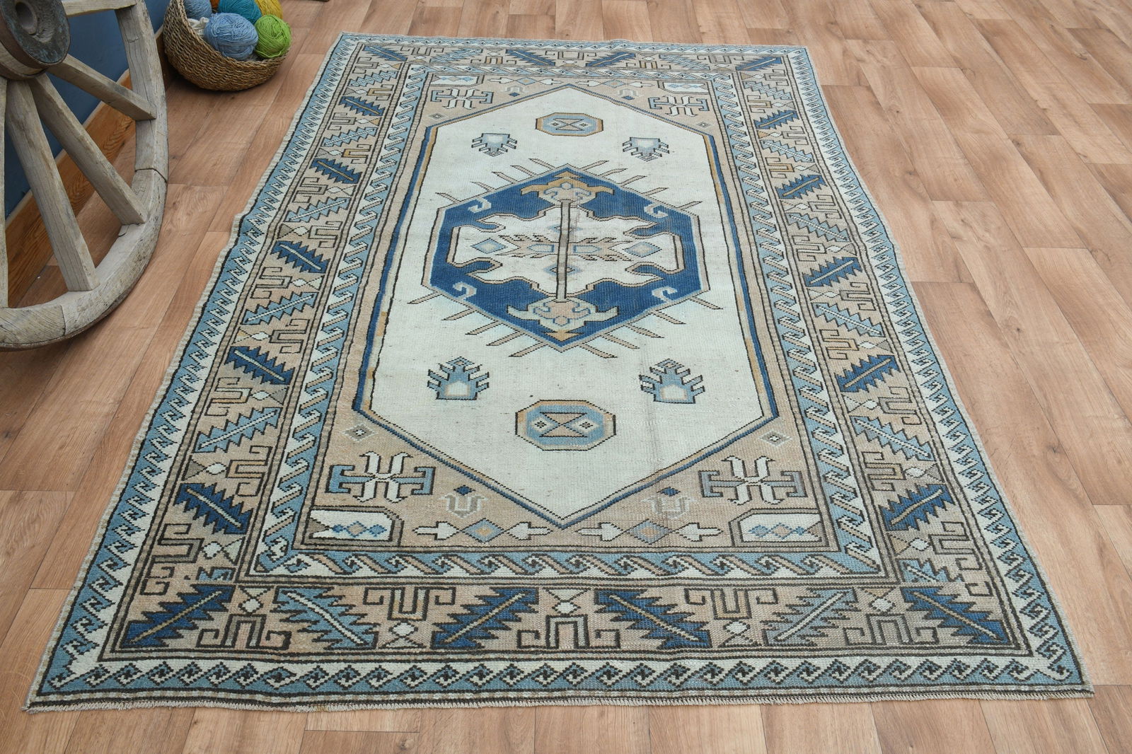 5'3x7'5 ft, ORIENTAL OUSHAK RUG (1 of 10)