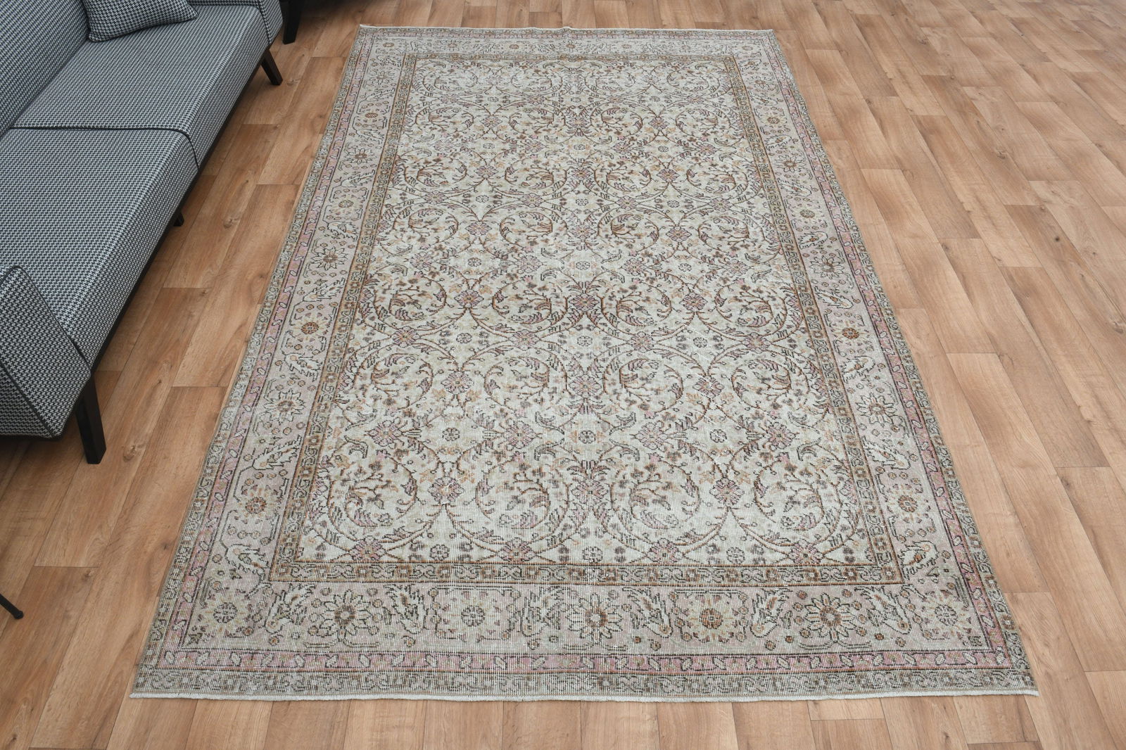 6.7x10.4, FADED Wool Rug (1 of 10)