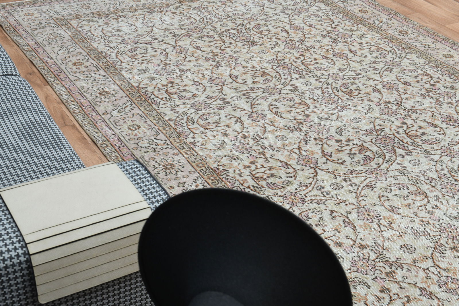 6.7x10.4, FADED Wool Rug - 7