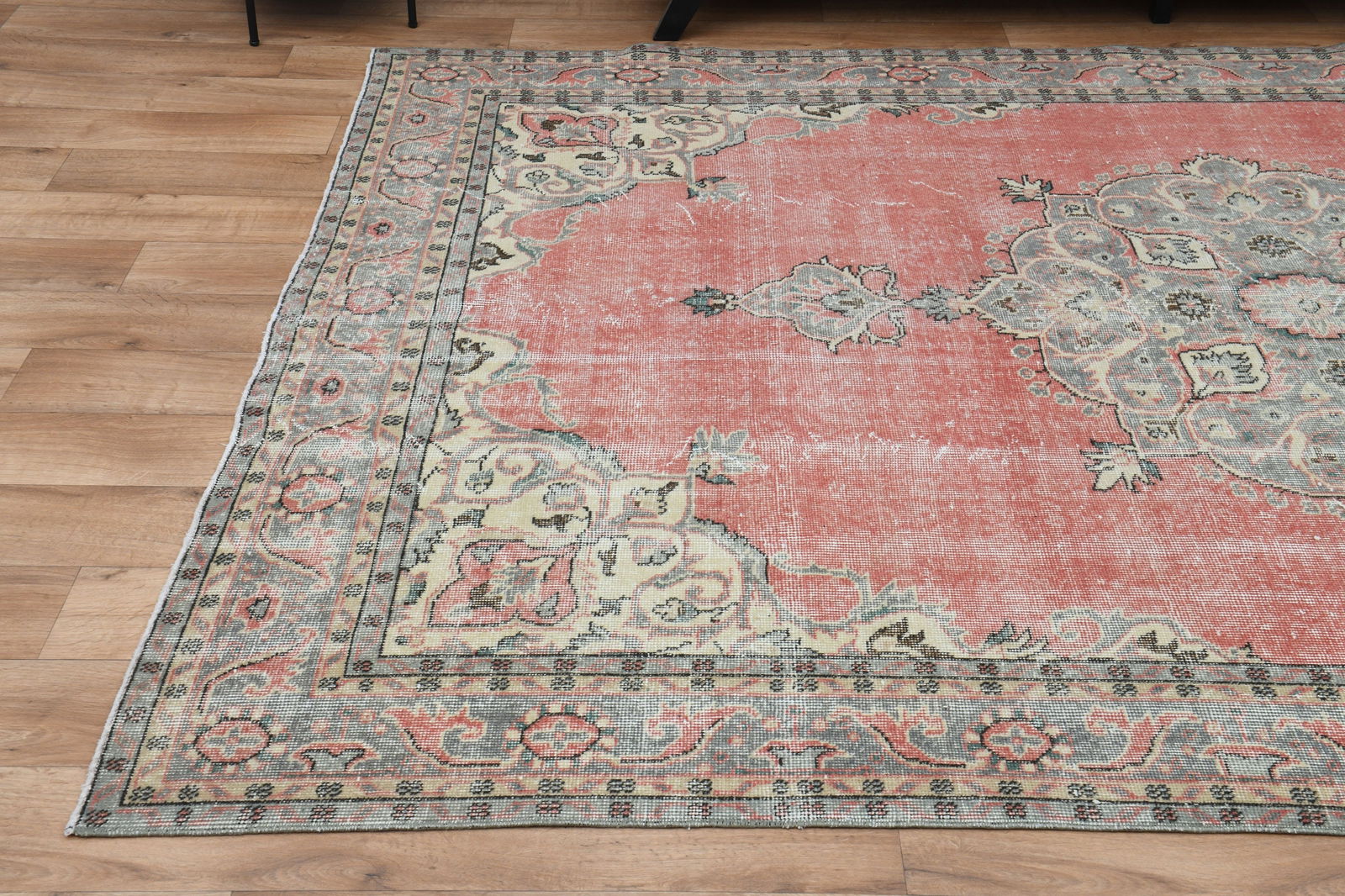 6.9x10.2 ft, Pink Turkish Rug Distressed Vintage - 6