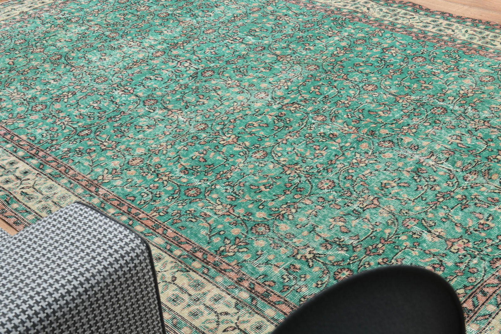 7x10'4 ft, HANDMADE TURKISH AREA Rug - 10