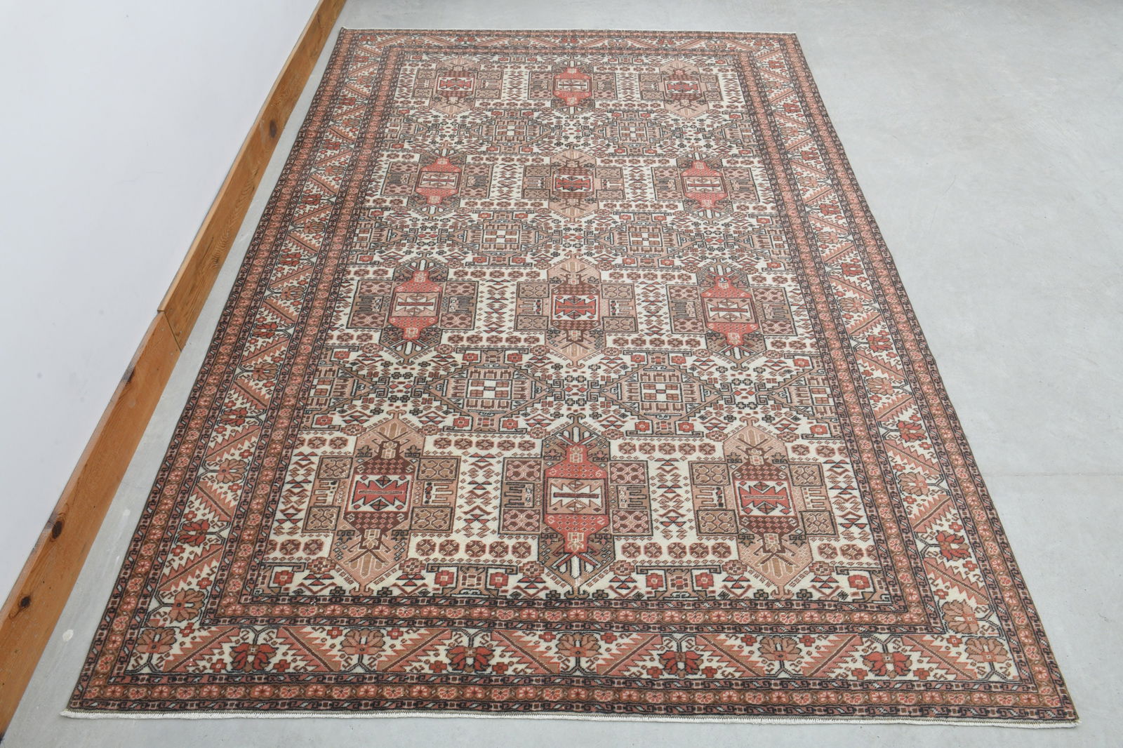 6x10 VINTAGE HANDMADE RUG (1 of 10)