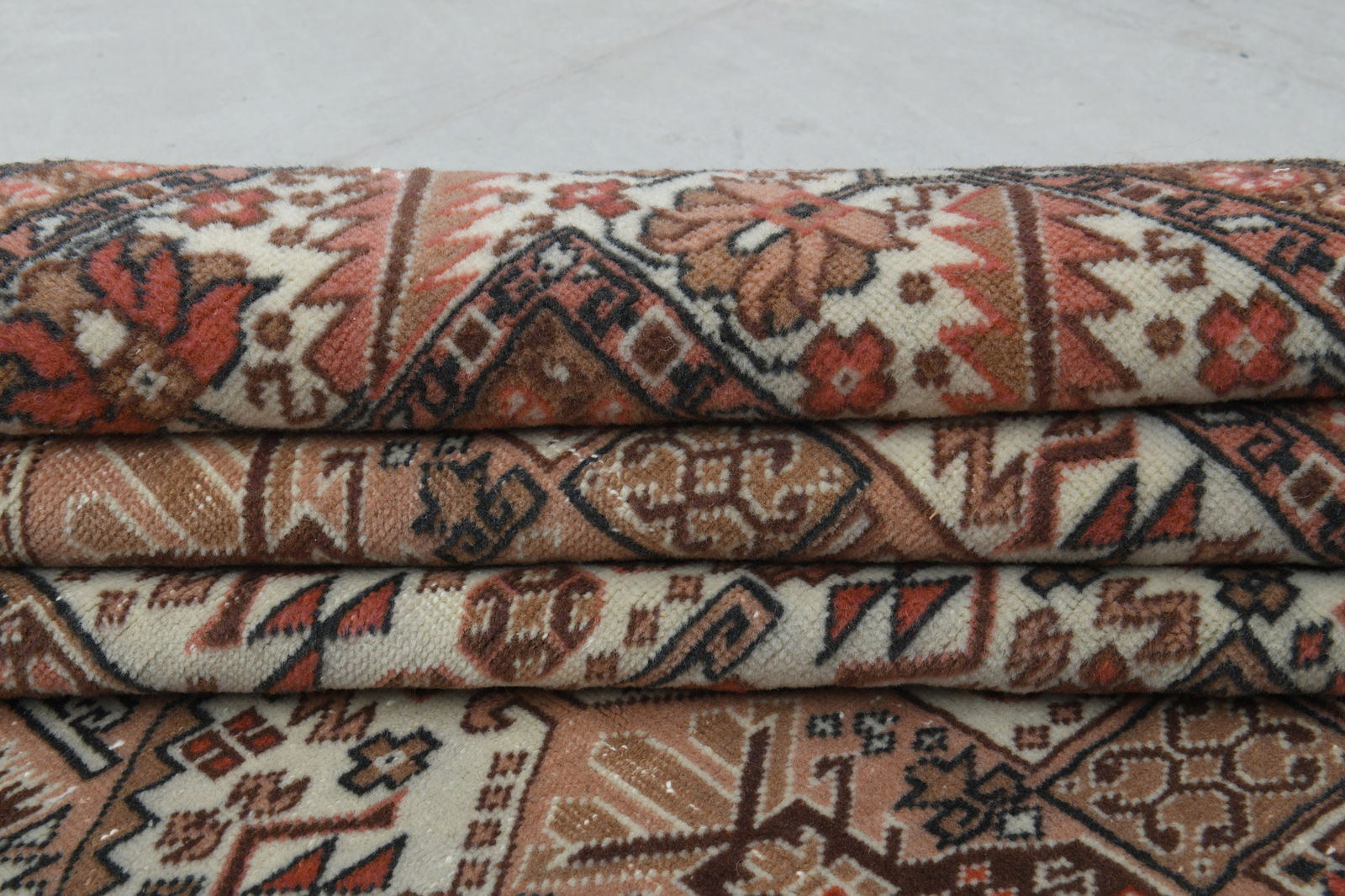 6x10 VINTAGE HANDMADE RUG - 9