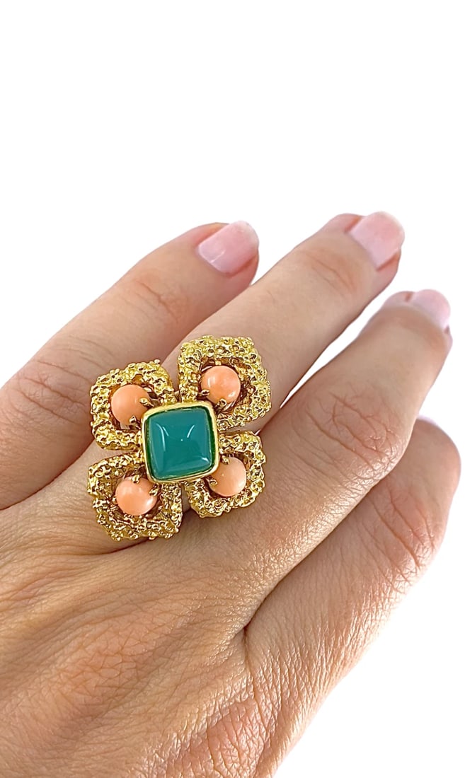 Vintage Van Cleef & Arpels 18k Gold Coral Chrysoprase Ring - 2
