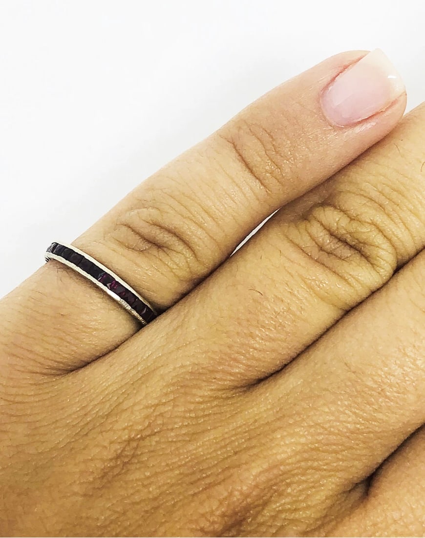 VINTAGE White Gold Ruby Band Ring CUTE - 4