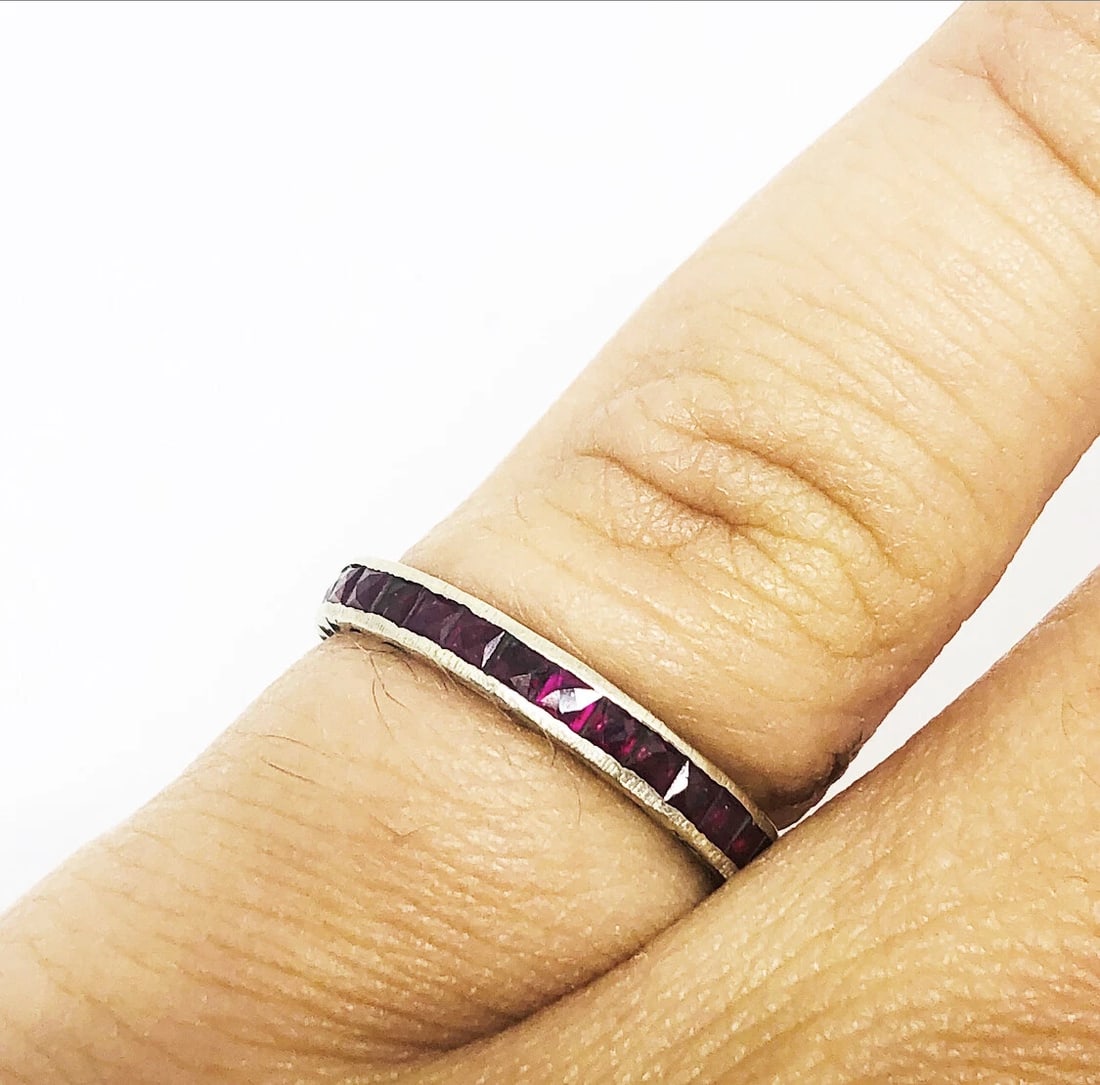 VINTAGE White Gold Ruby Band Ring CUTE - 5