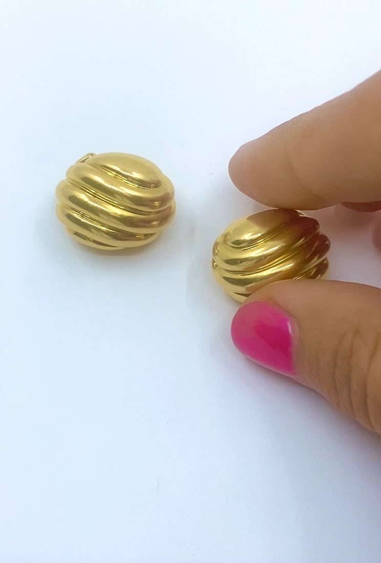 Cartier Earrings 18k Gold Shell Design - 2