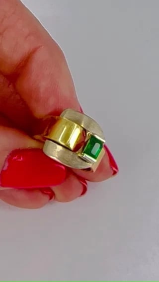 Gubelin Retro Gold RING Buckle Design 18k Emerald Estate Jewelry - 2