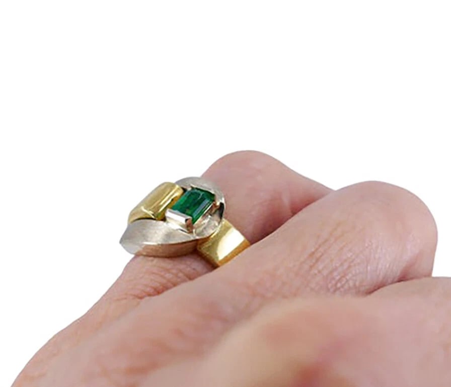 Gubelin Retro Gold RING Buckle Design 18k Emerald Estate Jewelry - 5