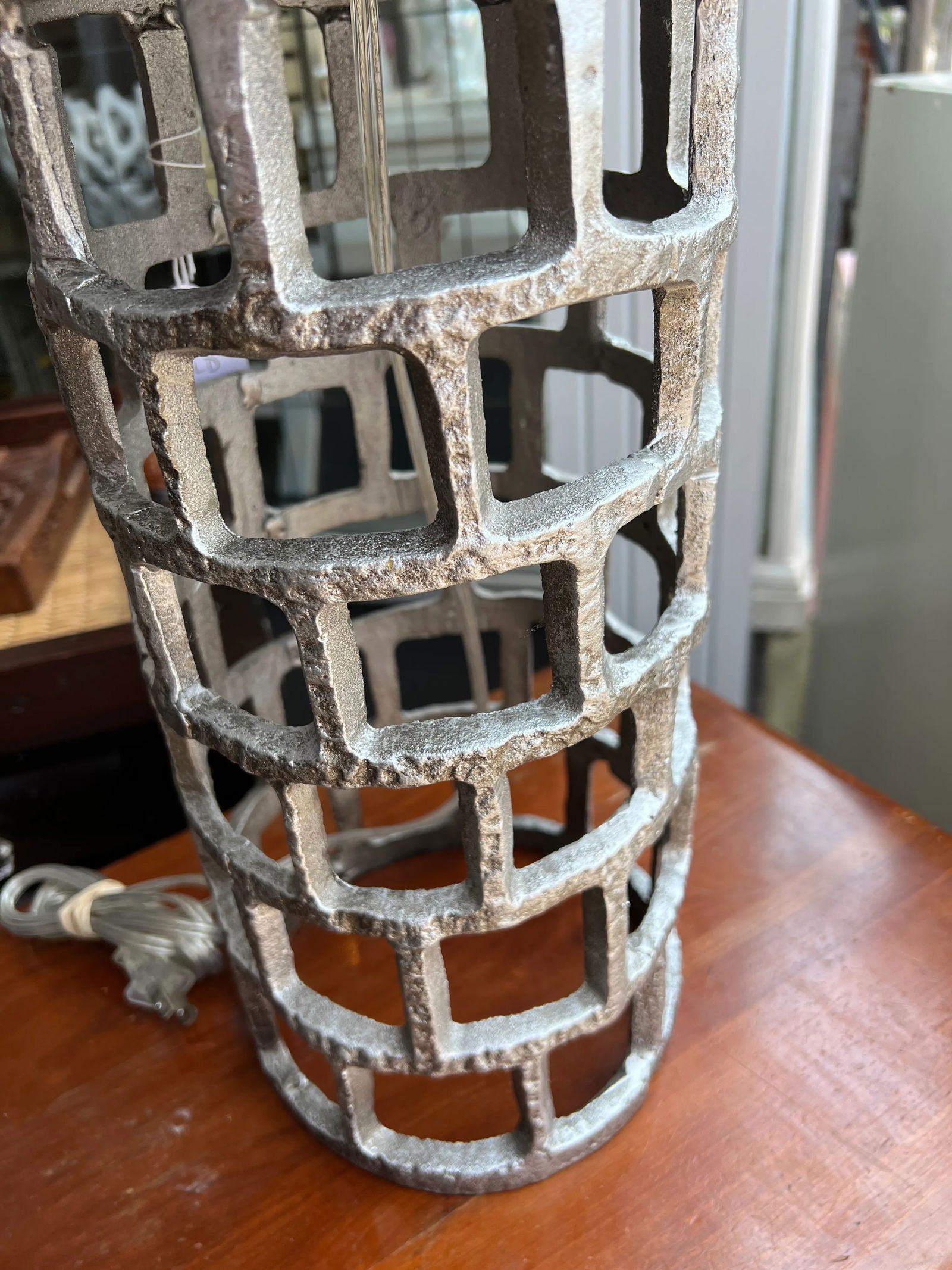 1990s Geometric Iron Lamp - 2