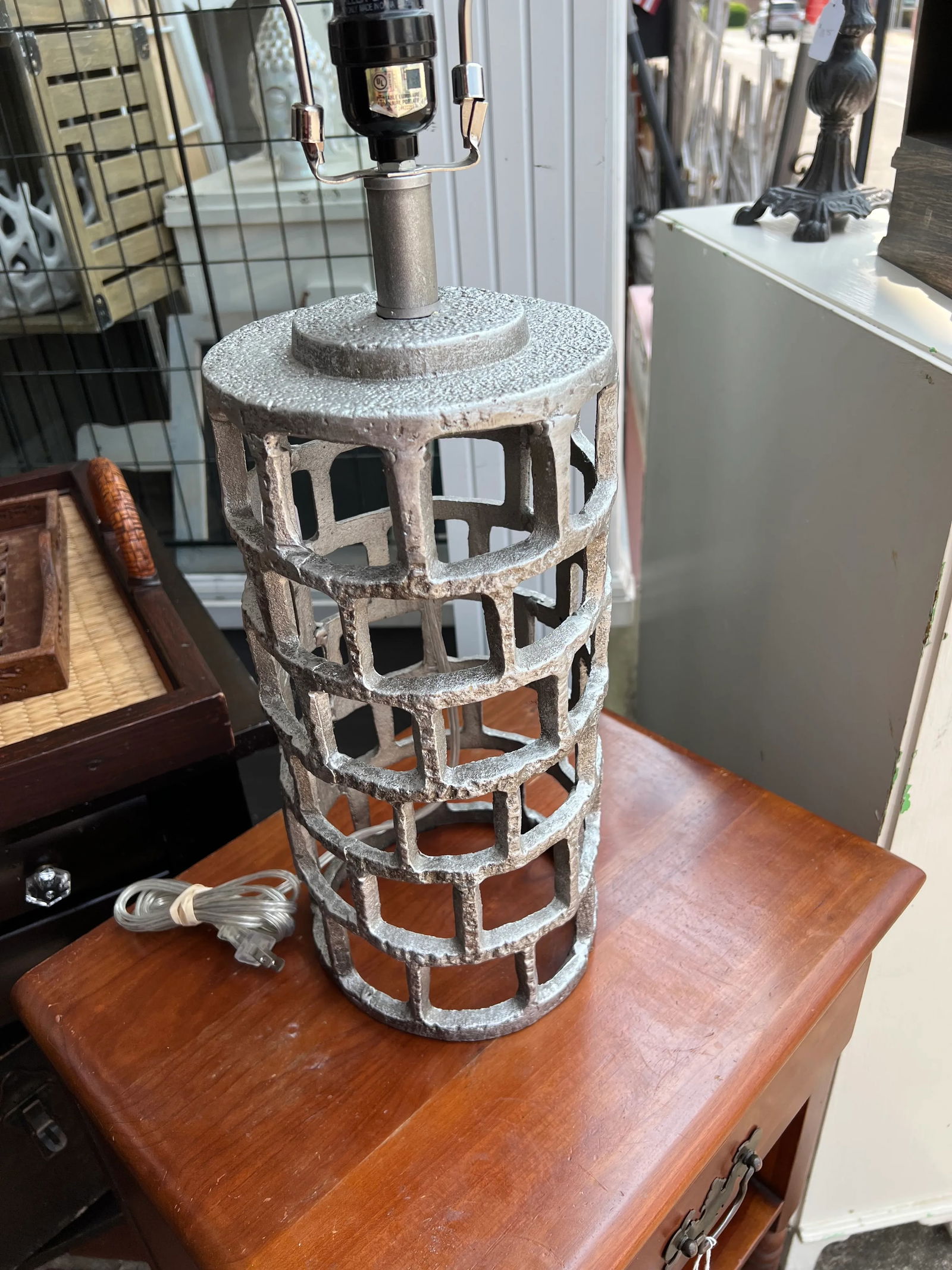 1990s Geometric Iron Lamp - 3