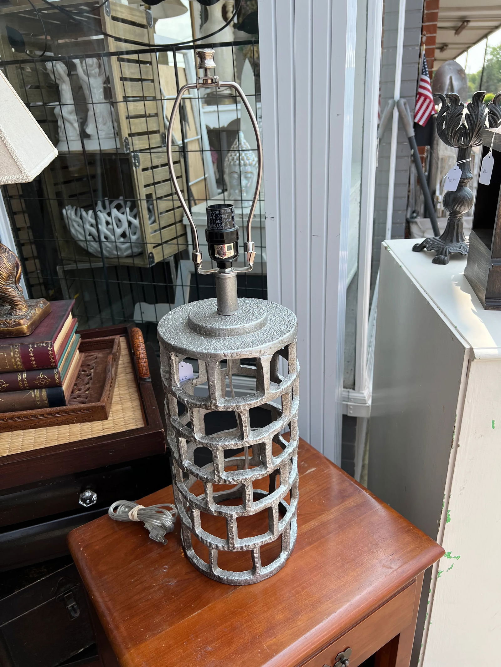 1990s Geometric Iron Lamp - 4