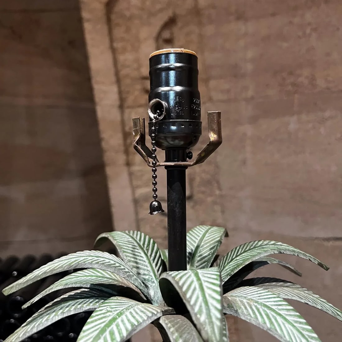 1980s Style Maitland Smith Palm Tree Table Lamp Faux Bronze - 8