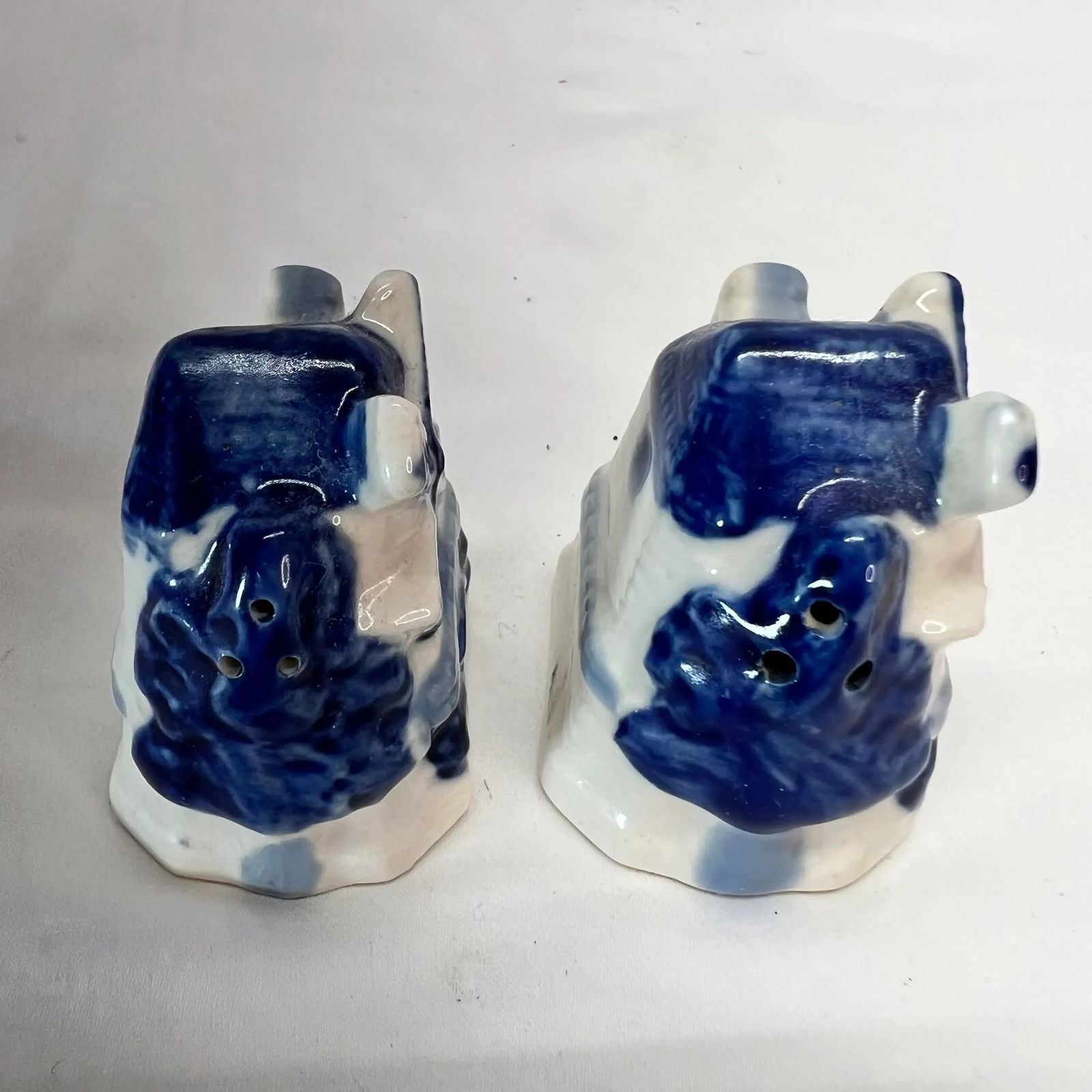 Occupied Japan Blue and White Windmill Salt and Pepper Shakers - a Pair - 7
