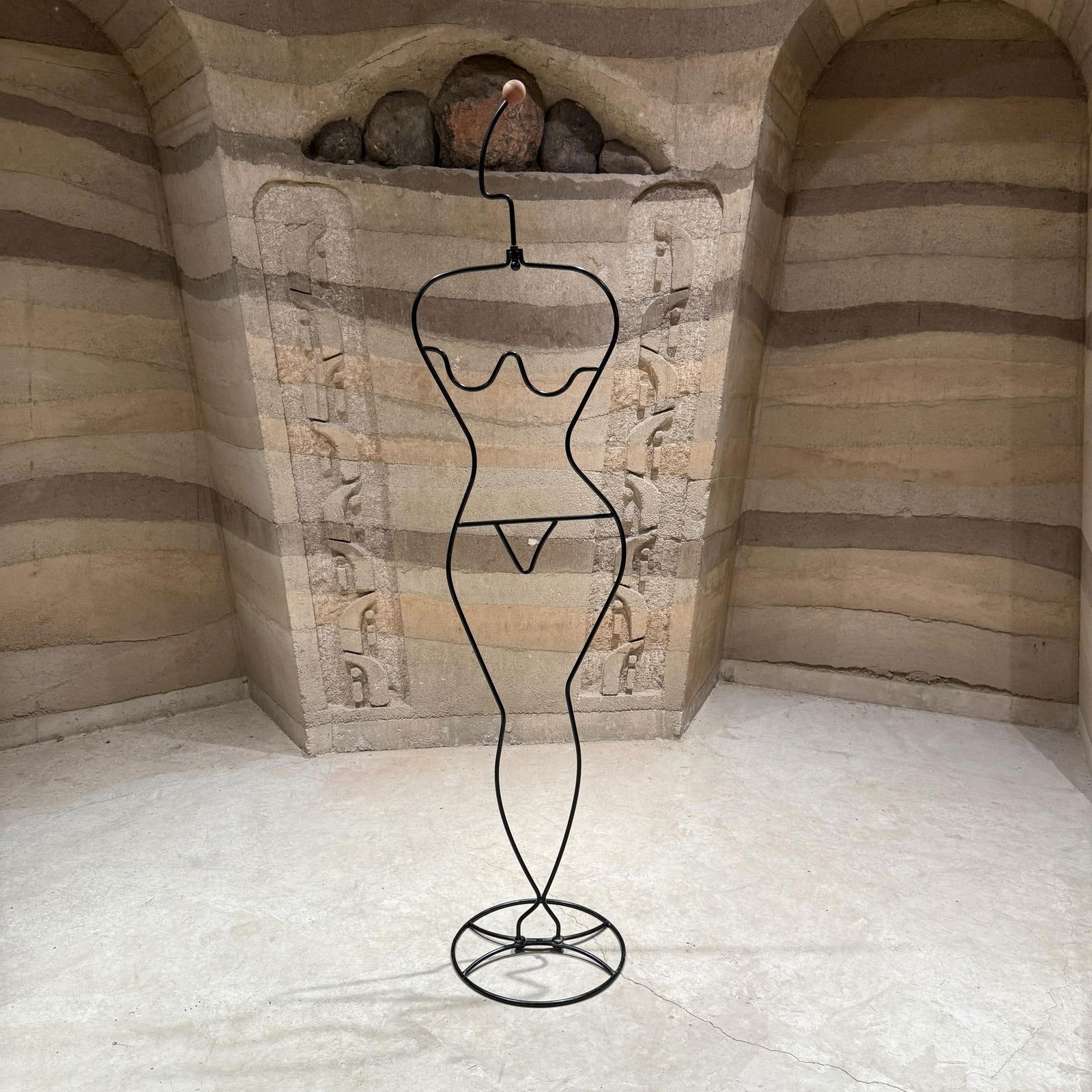 1980s Post-Modern Female Valet Tubular Metal Art Häpen Ehlén Johansson Ikea Sweden - 11
