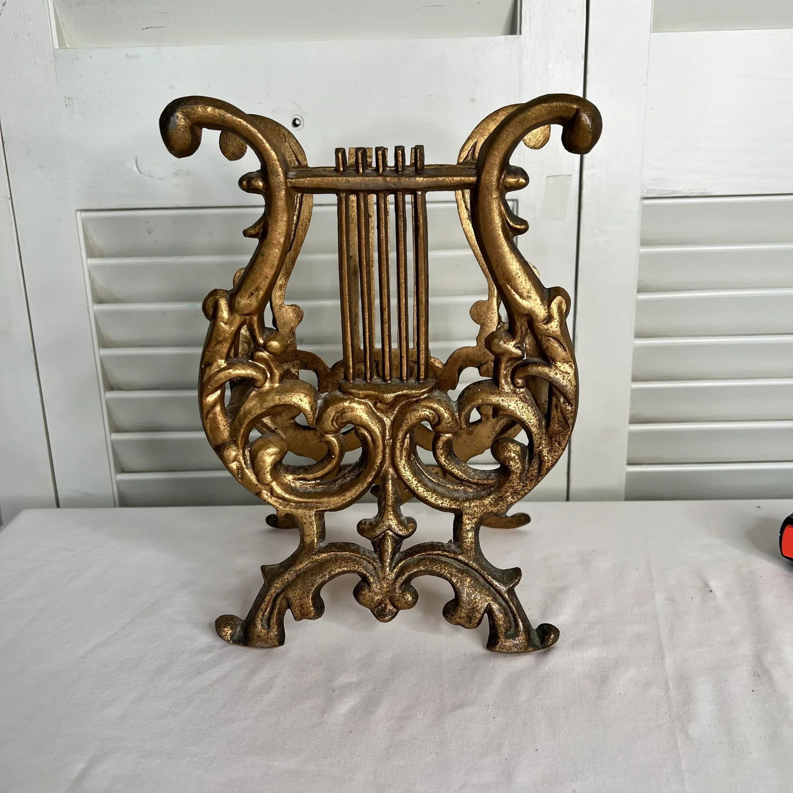 Vintage Gilt Metal Music Lyre Mail Holder or Magazine Rack - 4