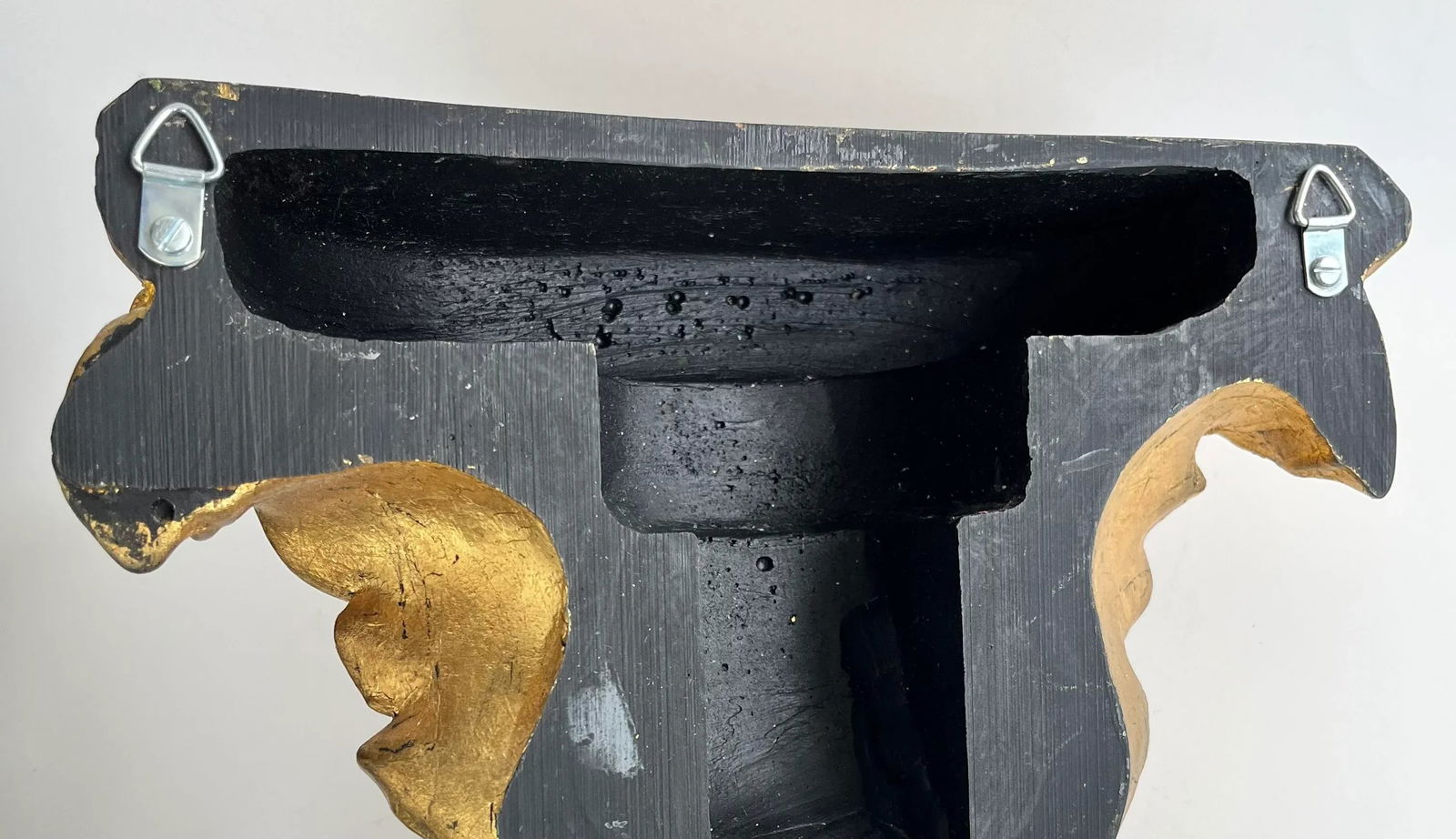 Late 20th Century Acanthus Leaf Gold Gilt Wall Bracket / Plate Shelf - 11