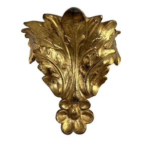 Late 20th Century Acanthus Leaf Gold Gilt Wall Bracket / Plate Shelf