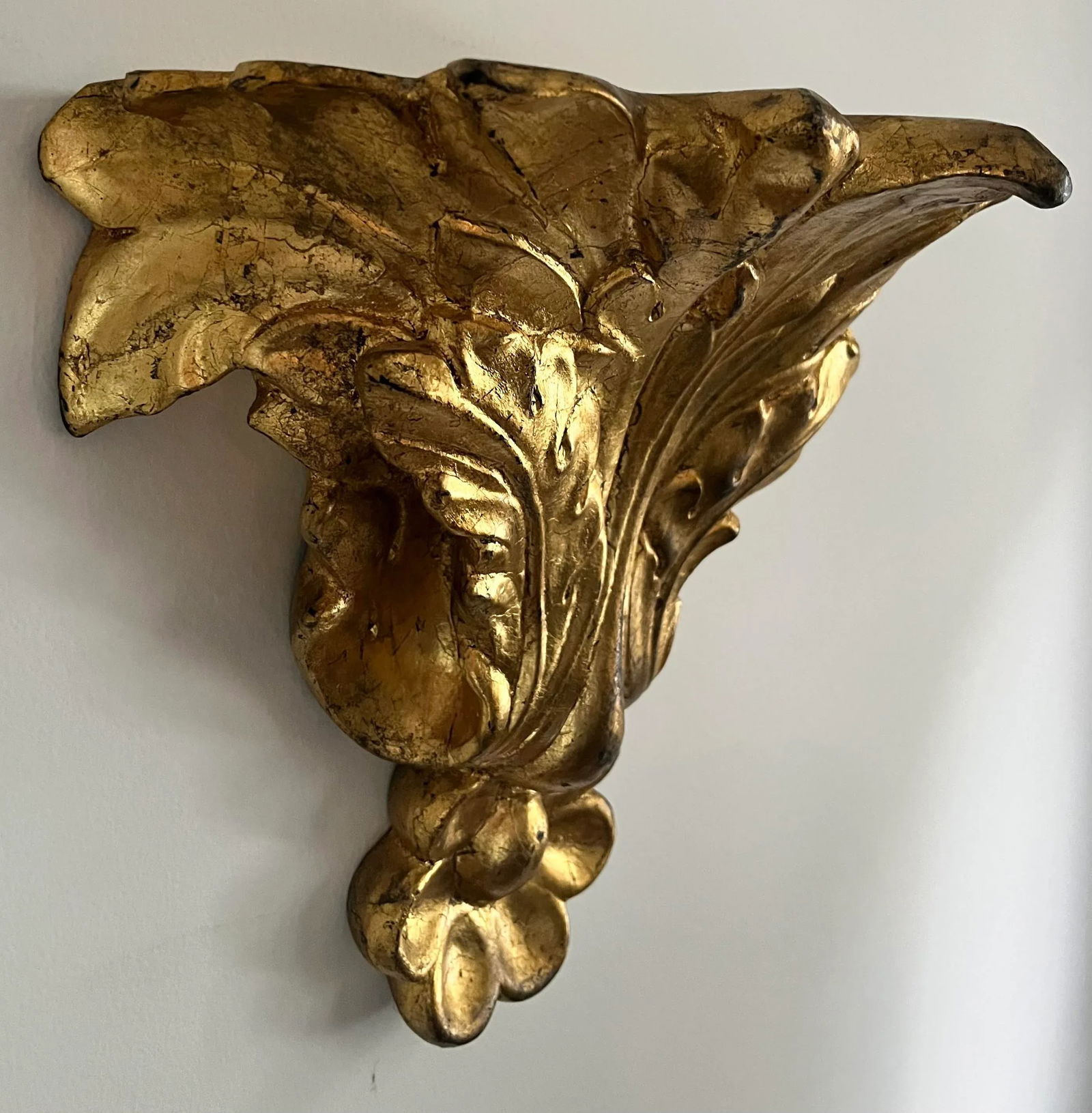 Late 20th Century Acanthus Leaf Gold Gilt Wall Bracket / Plate Shelf - 3