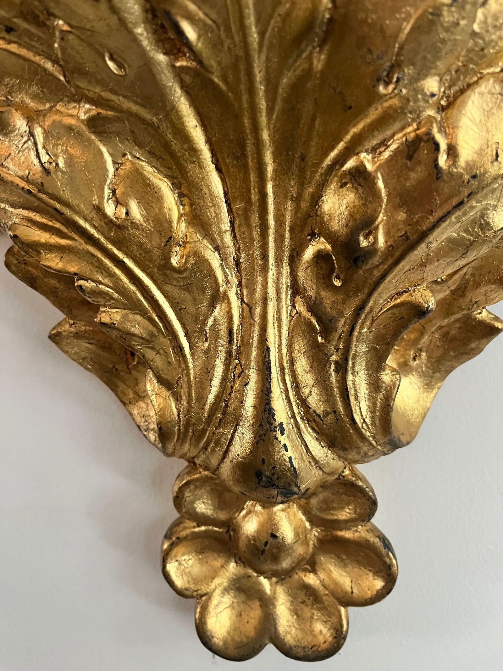 Late 20th Century Acanthus Leaf Gold Gilt Wall Bracket / Plate Shelf - 8