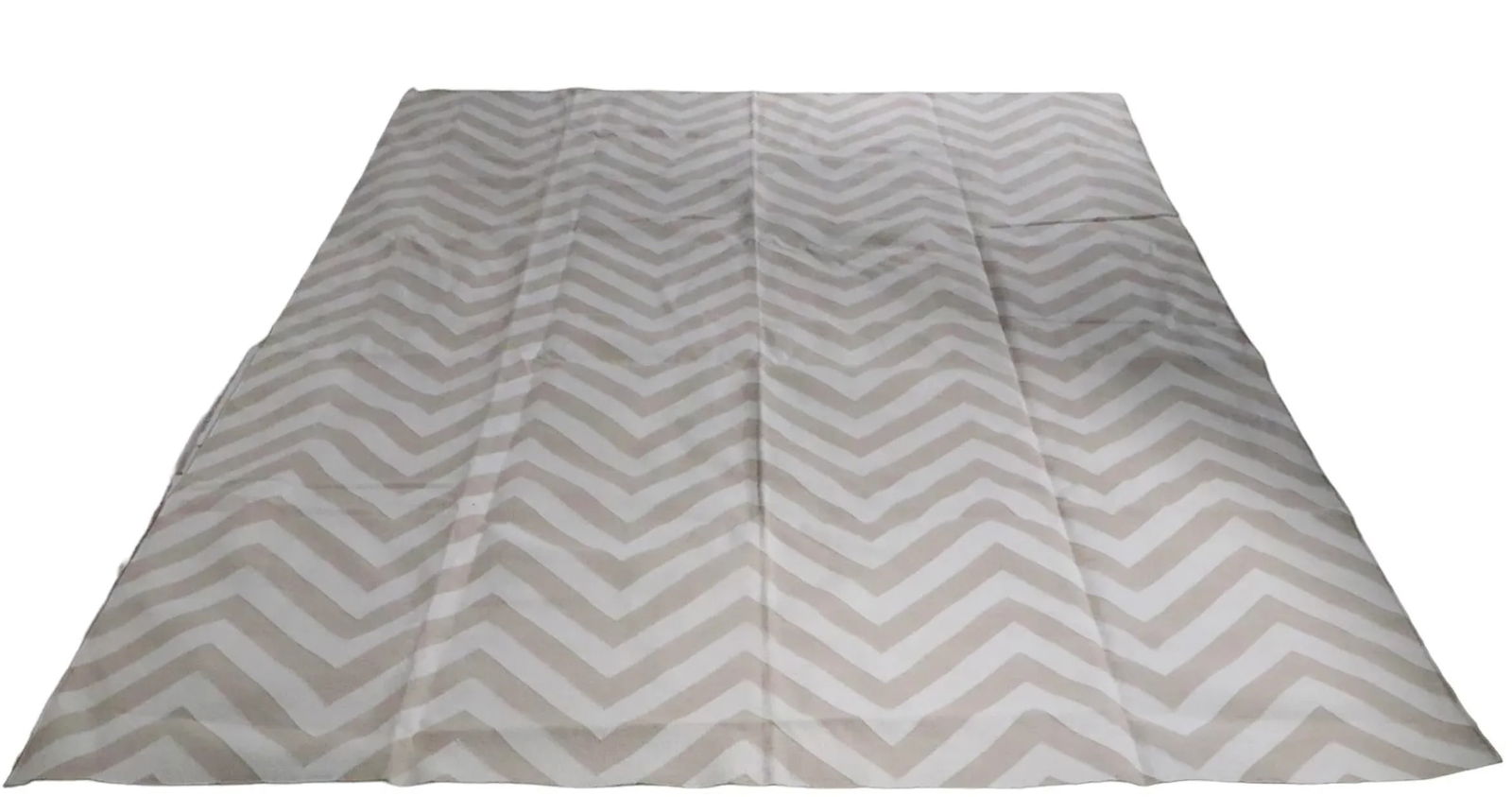 Geometric Flat Weave Dhurrie Carpet by the Rug Company in Gray and Ivory - 7