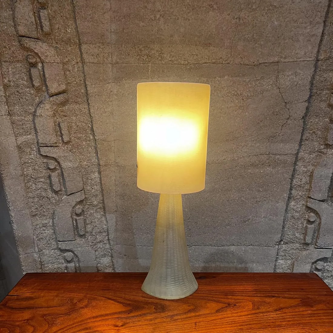 1970s Vintage Modern Resin Table Lamp - 4