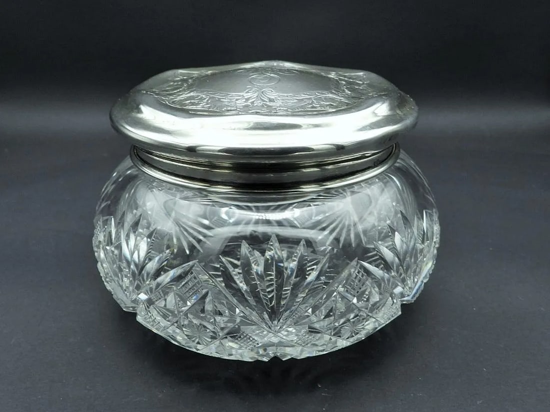 Late 19th Century Antique Wallace Sterling Silver Crystal Daisy Pattern Powder Jar - 4