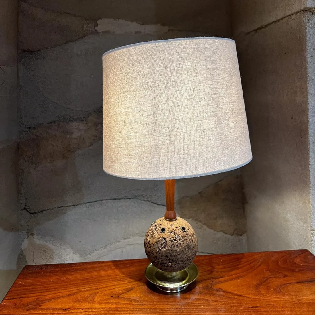 1960s Sculptural Cork and Walnut Table Desk Lamp Laurel Co - 10