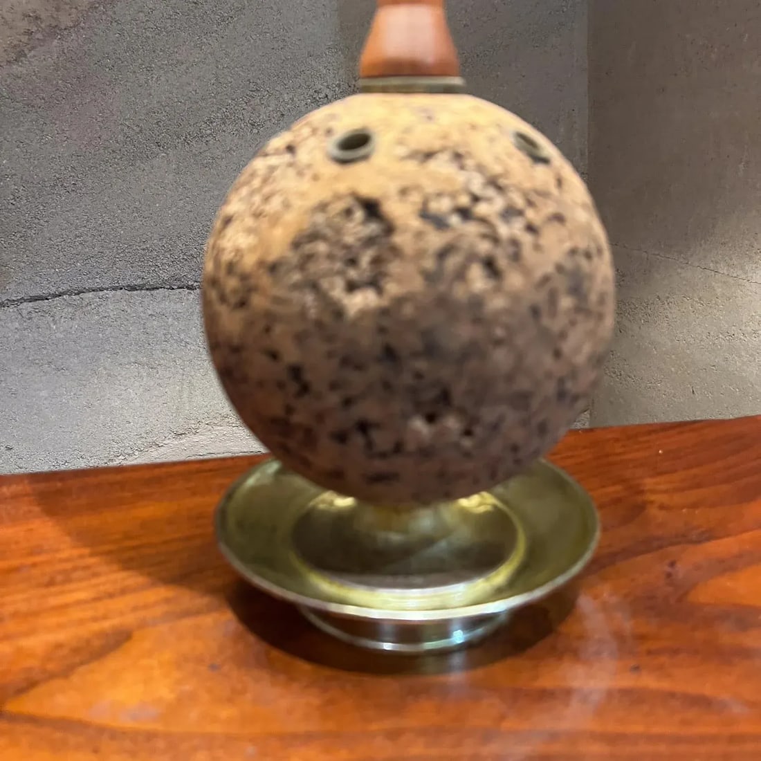 1960s Sculptural Cork and Walnut Table Desk Lamp Laurel Co - 4