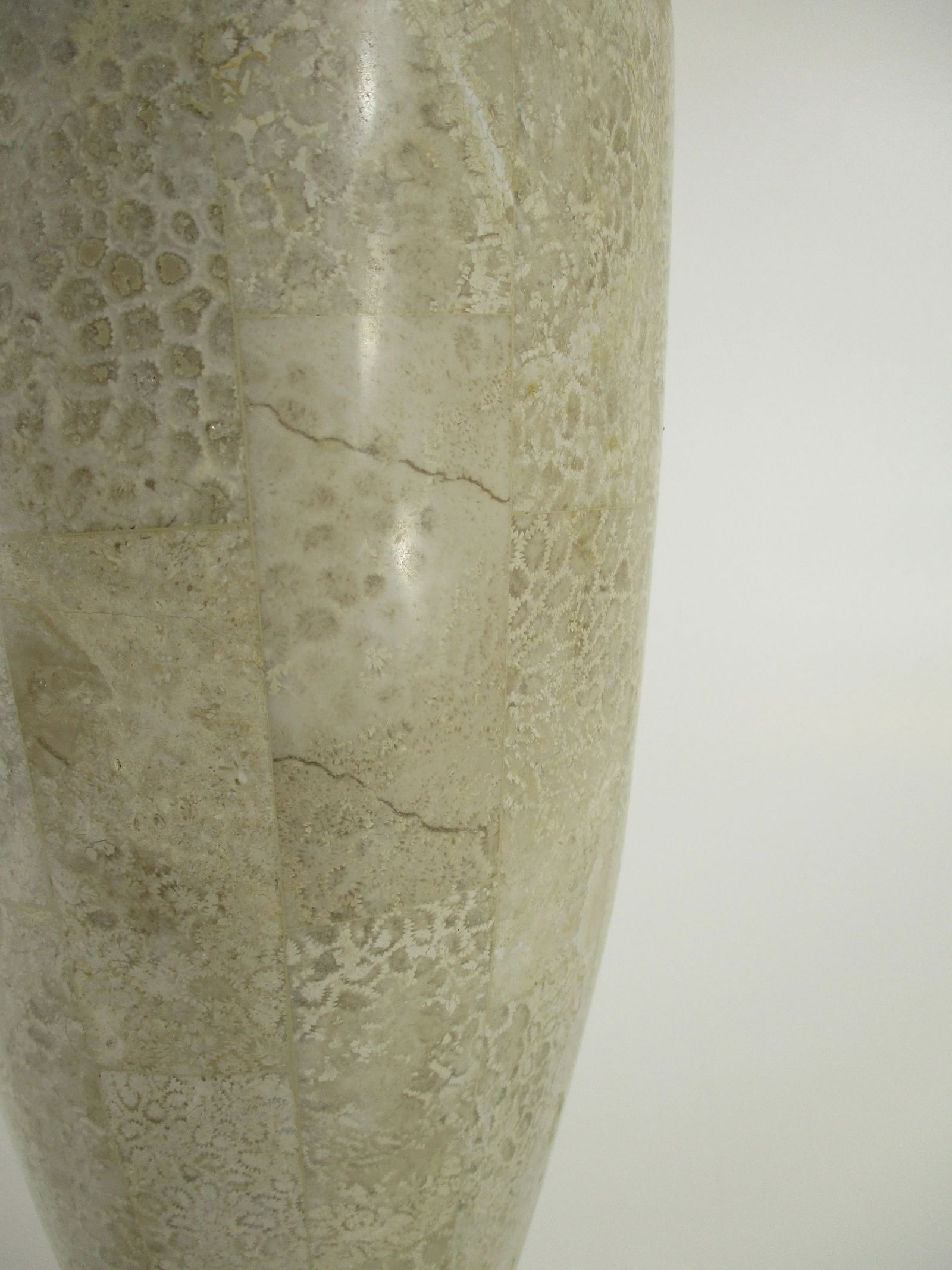 Mid-Century Modern Maitland Smith Tesselated Marble and Brass Table Lamp - 11