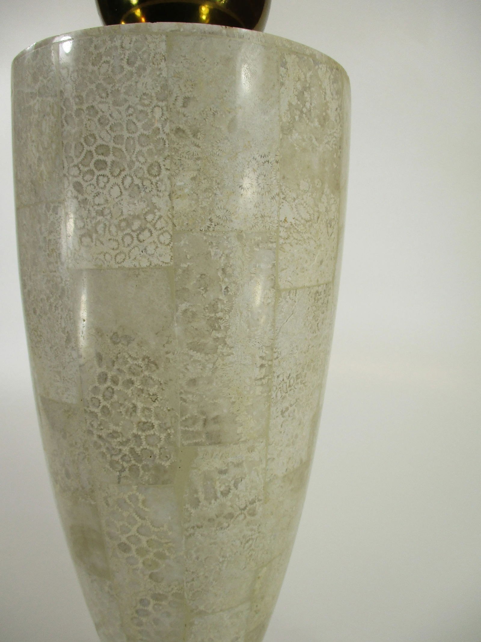 Mid-Century Modern Maitland Smith Tesselated Marble and Brass Table Lamp - 5