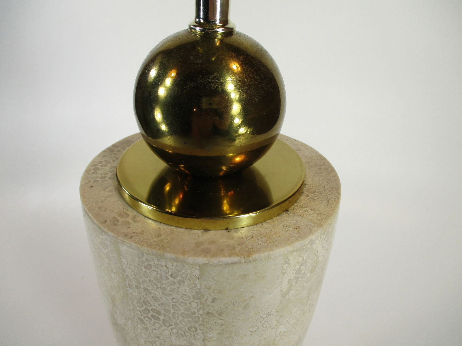 Mid-Century Modern Maitland Smith Tesselated Marble and Brass Table Lamp - 7