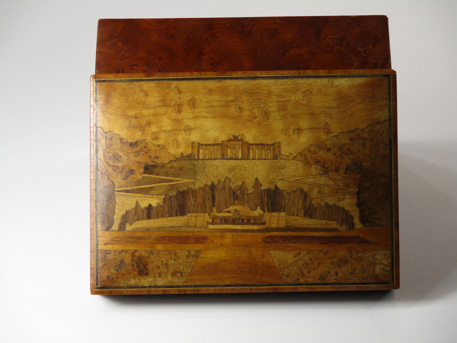 Antique Italian Grand Tour Souvenir Box with Burl Wood Inlay, Sorrento Italy - 6