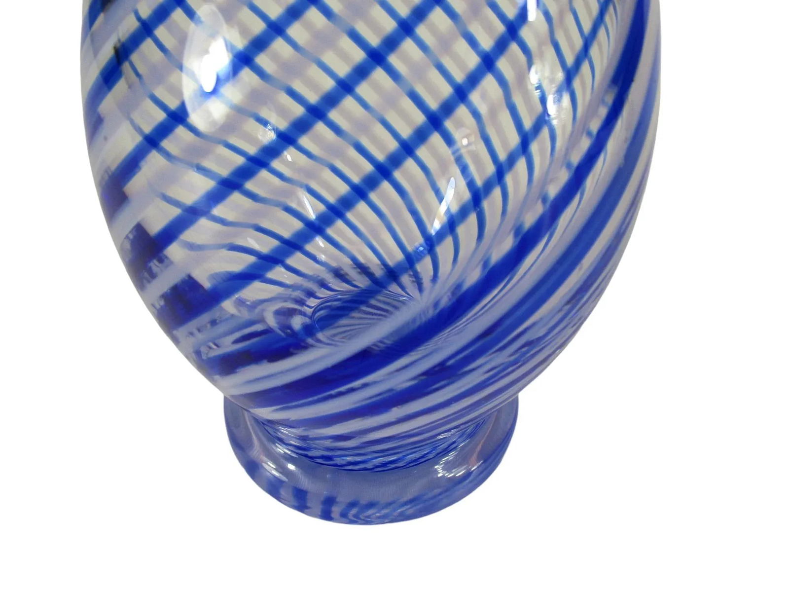 Late 20th Century Turkish Pasabahce Blue Spiral Pattern Ruffle Top Vase - 4