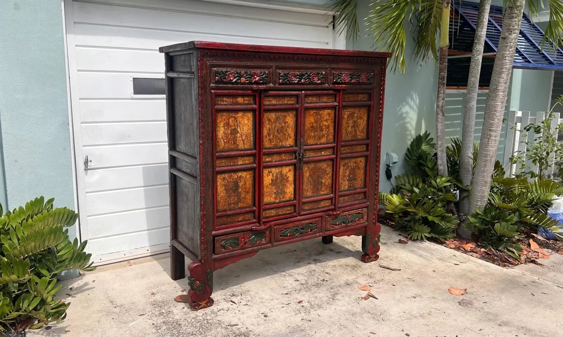 1820s Chinese Qing Dynasty Large Cabinet - 2