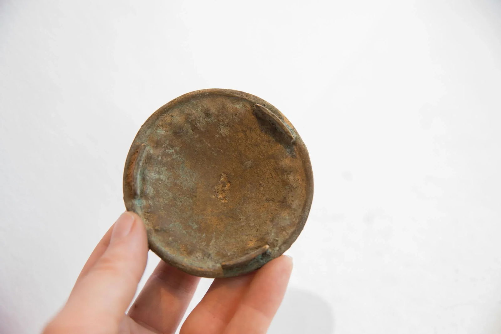 Vintage African Circle Box Lid With Elephant - 4