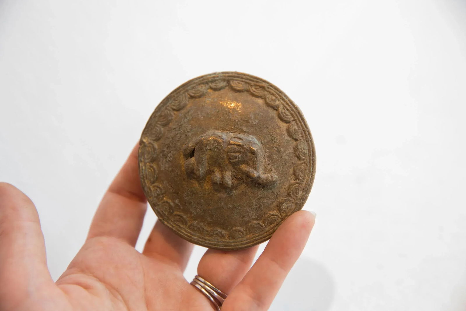 Vintage African Circle Box Lid With Elephant - 6