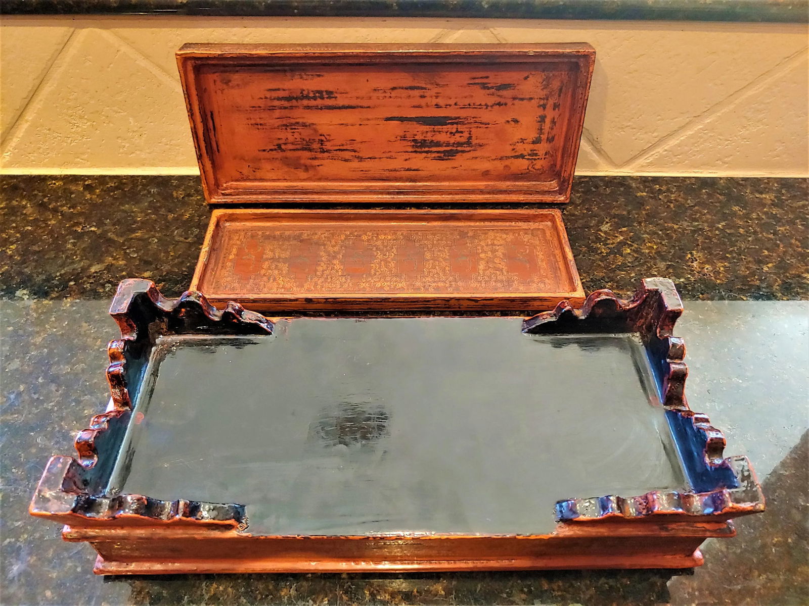 Early 20th Century Antique Indonesian Wood Polychromed and Lacquered Box - 4