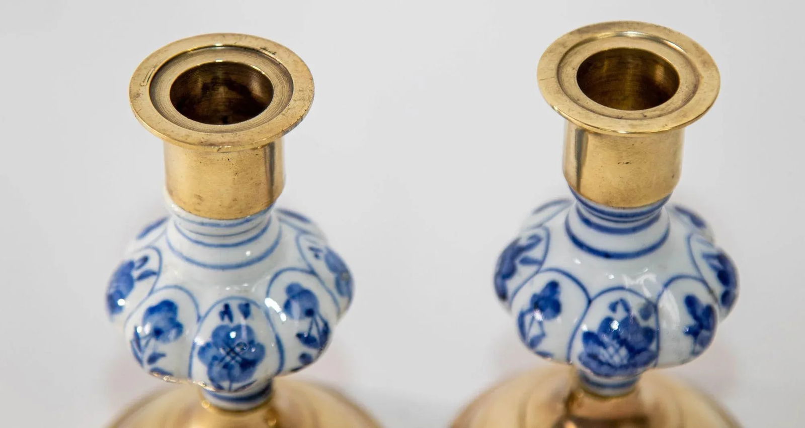 Vintage Delft Floral Blue and White Ceramic and Brass Candlesticks, a Pair 1950s - 5
