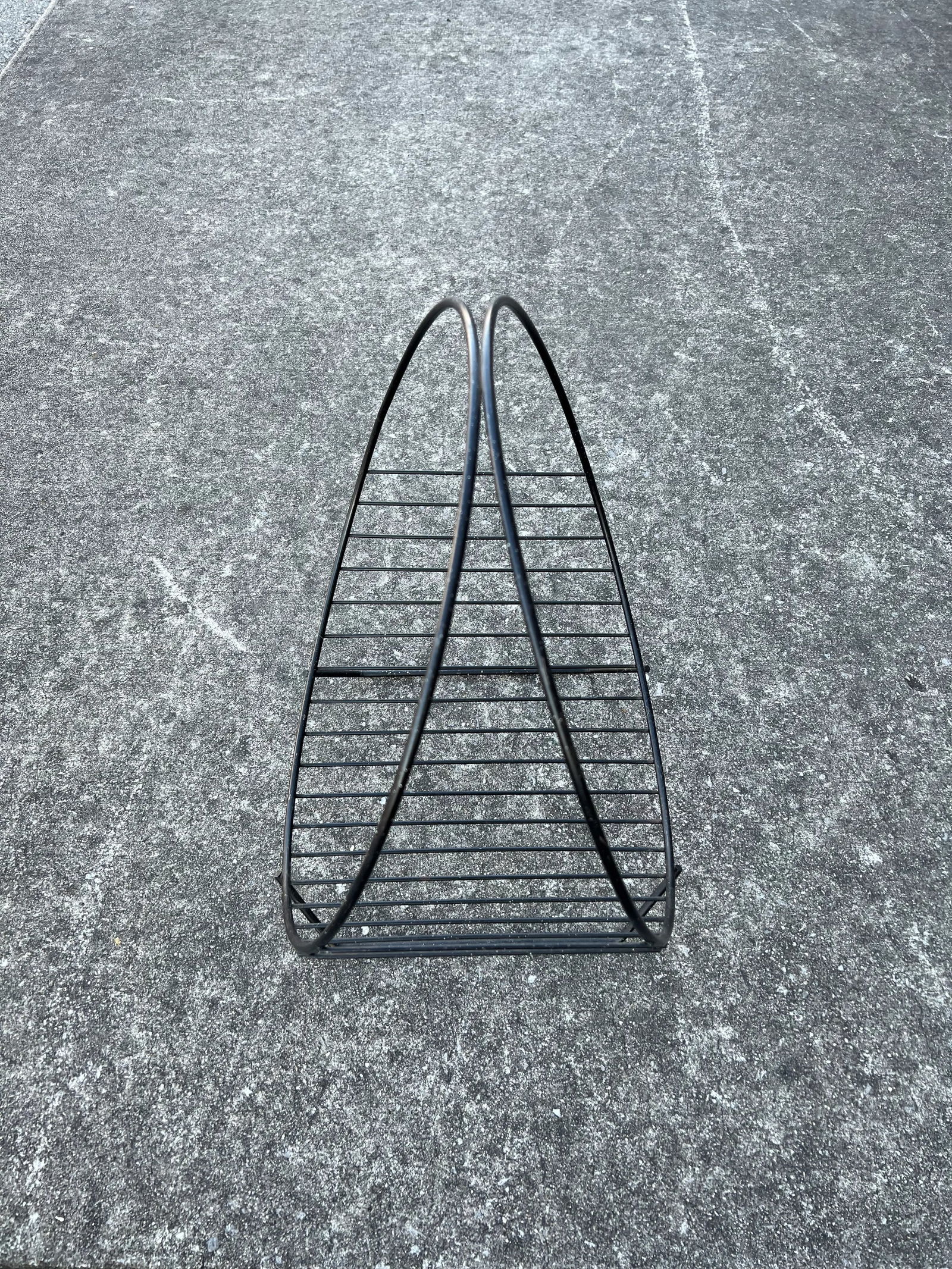 1980s Modern Circular Magazine Rack - 2