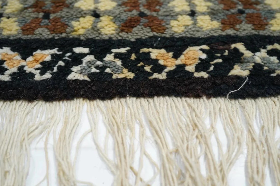 Moroccan Rug 2'2'' X 3'6'' - 8