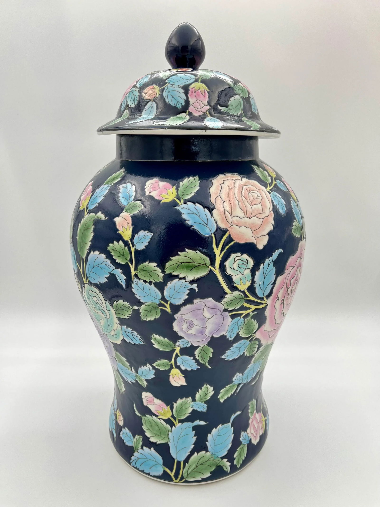 1980s Chinoiserie Sizeable Ginger Jar in Navy, Pink & Lavender - 2