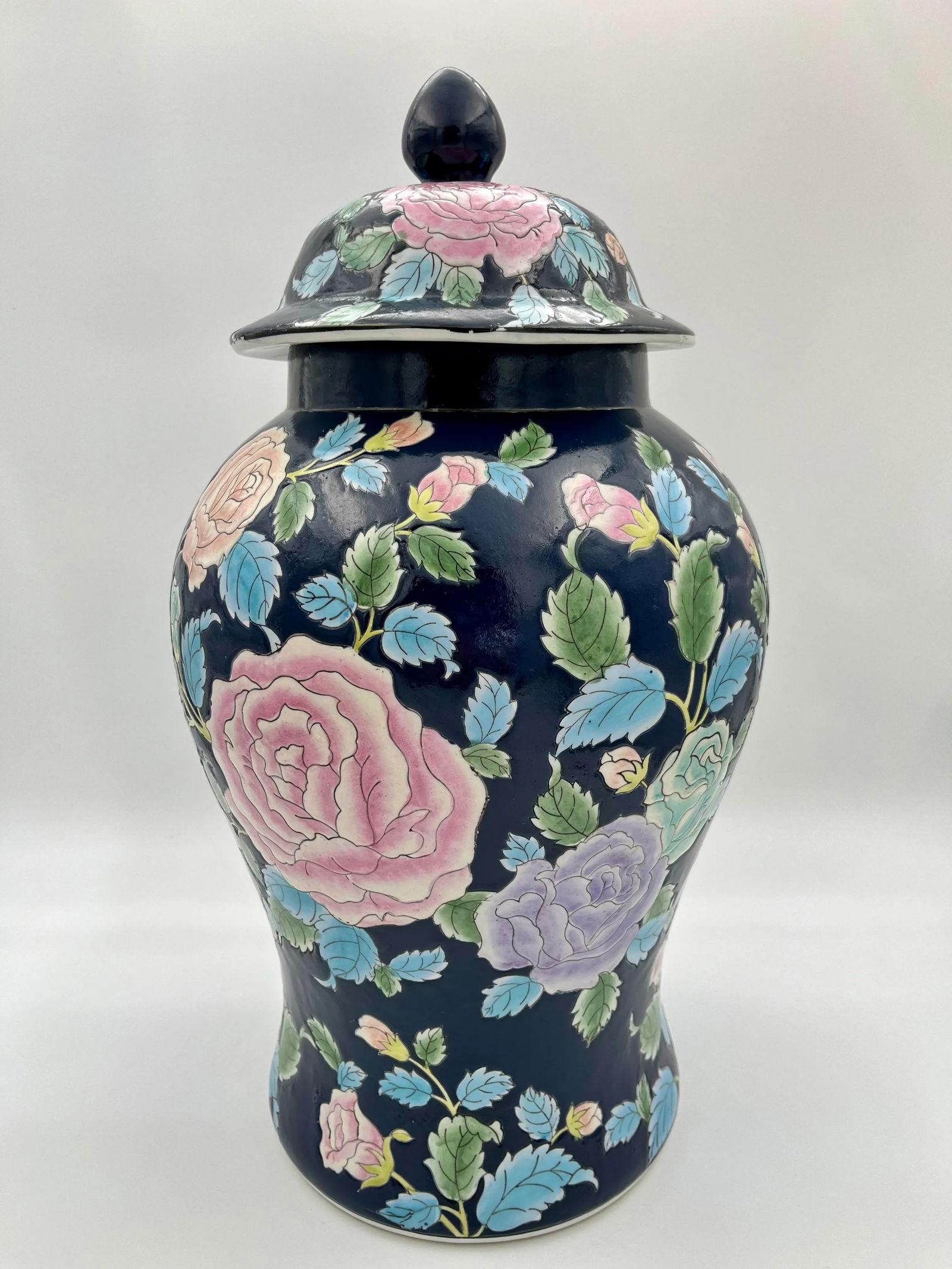 1980s Chinoiserie Sizeable Ginger Jar in Navy, Pink & Lavender - 3