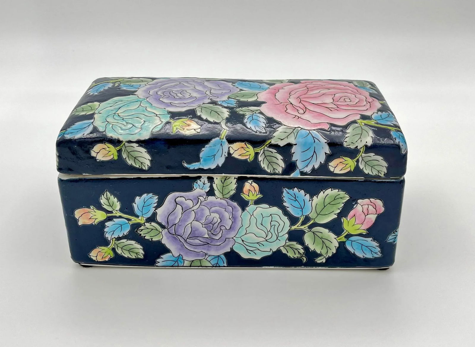 1980s Chinoiserie Lidded Box in Navy, Pink & Lavender - 2