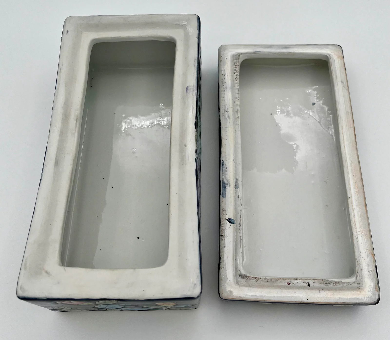 1980s Chinoiserie Lidded Box in Navy, Pink & Lavender - 8