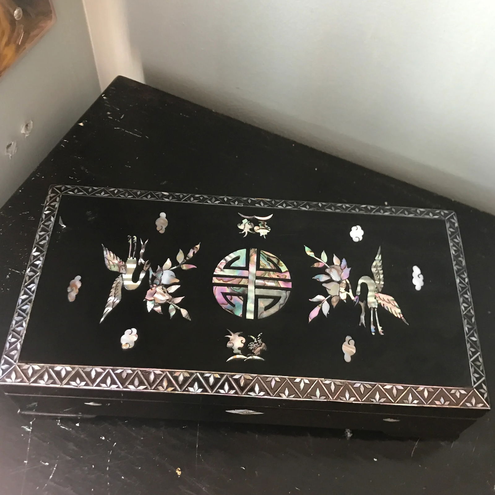 1970s Vintage Black Lacquer Mother of Pearl Asian Box & Plate- 2 Pieces - 3