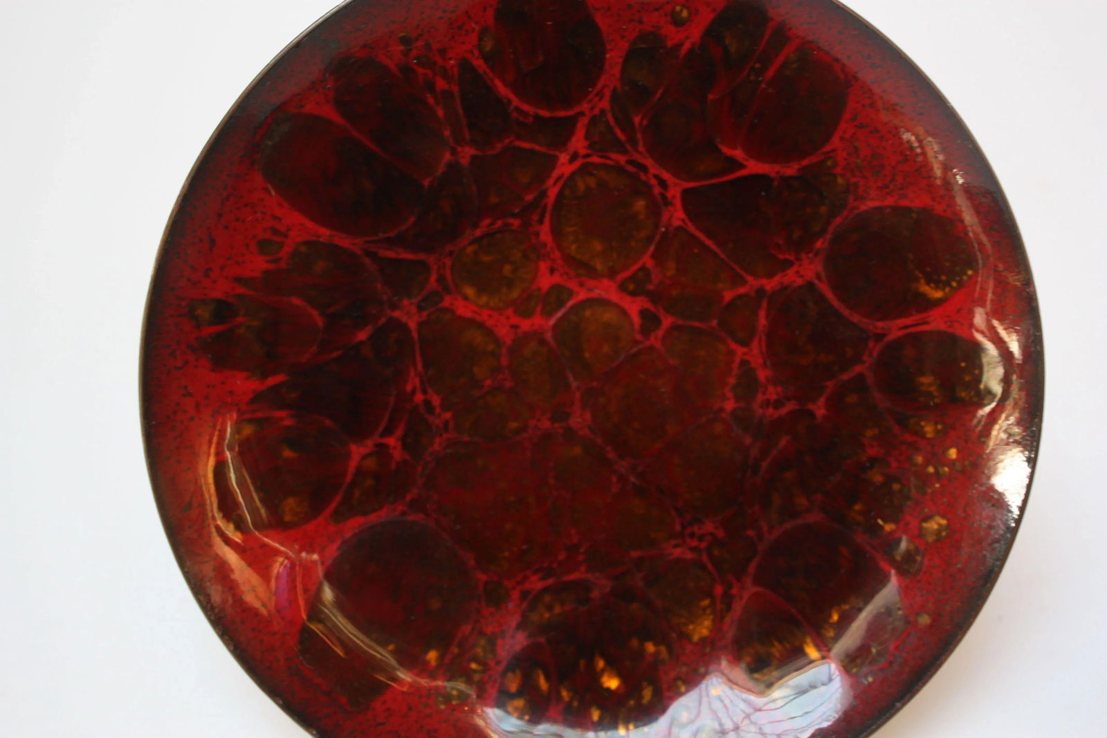 Set of Two Enamel on Copper Red and Gold Decorative Plates by Win Ng - 5