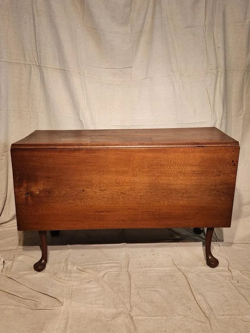 Mid 18th Century Antique Mahogany Drop Leaf Table. - 4