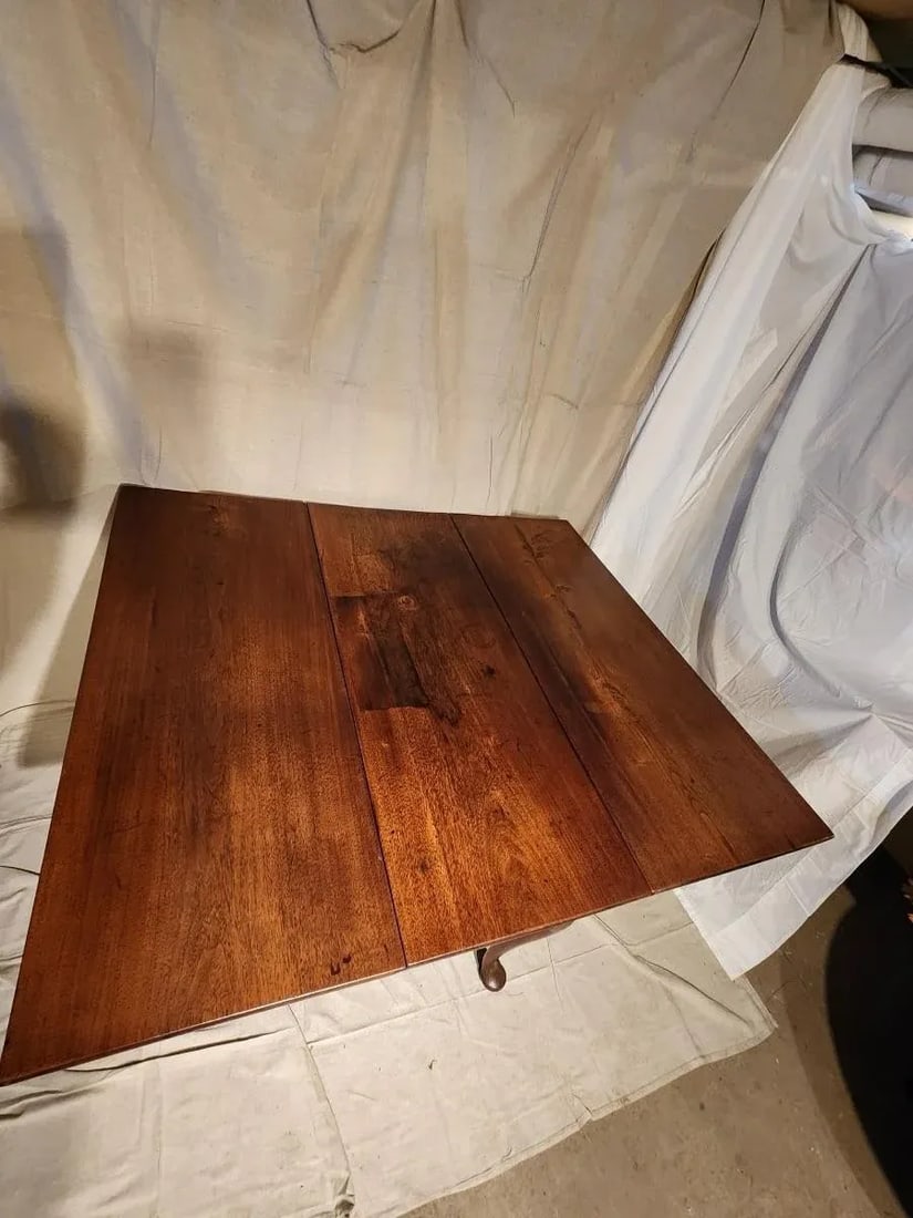 Mid 18th Century Antique Mahogany Drop Leaf Table. - 8